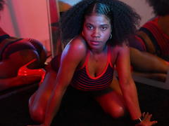 SarahiPusey - female with brown hair and  big tits webcam at xLoveCam