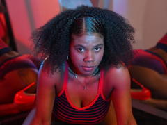 SarahiPusey - female with brown hair and  big tits webcam at xLoveCam