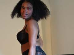 SarahiPusey - female with brown hair and  big tits webcam at xLoveCam