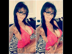 Sari-Sander - female with black hair and  big tits webcam at xLoveCam