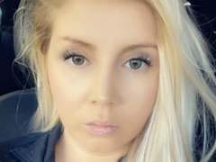 SarrahXHot - female webcam at xLoveCam