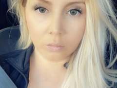 SarrahXHot - female webcam at xLoveCam