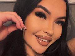 SashaLorenz - female with brown hair and  big tits webcam at xLoveCam