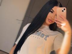 SashaLorenz - female with brown hair and  big tits webcam at xLoveCam
