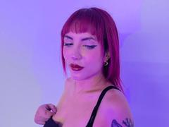 SashaMorettii - female with brown hair webcam at xLoveCam
