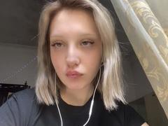 SashaSmithe - blond female webcam at xLoveCam