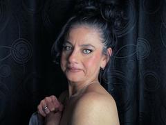 SasiLuna - female with black hair webcam at xLoveCam