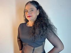 SasiLuna - female with black hair webcam at xLoveCam