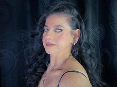 SasiLuna - female with black hair webcam at xLoveCam