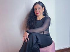 SasiLuna - female with black hair webcam at xLoveCam