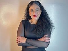 SasiLuna - female with black hair webcam at xLoveCam