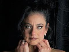 SasiLuna - female with black hair webcam at xLoveCam