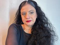 SasiLuna - female with black hair webcam at xLoveCam