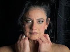 SasiLuna - female with black hair webcam at xLoveCam