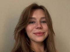SassyJam - female with brown hair and  small tits webcam at xLoveCam