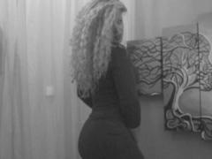 CurlySmile from xLoveCam