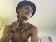 SavageLoverr - male webcam at xLoveCam