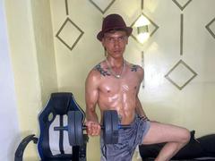 SavageLoverr - male webcam at xLoveCam