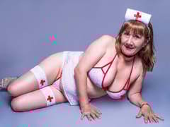 SavanahJones - female with brown hair and  big tits webcam at xLoveCam