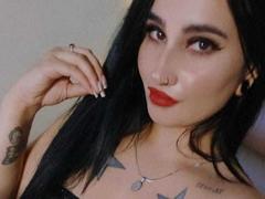 ScarletPriynce - female with black hair webcam at xLoveCam