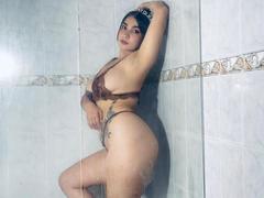 ScarletReyes - female with black hair webcam at xLoveCam