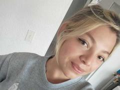 ScarlettAmelia - blond female webcam at xLoveCam