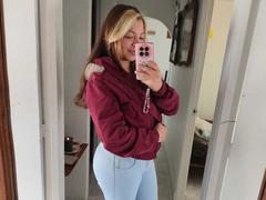 ScarlettAmelia - blond female webcam at xLoveCam