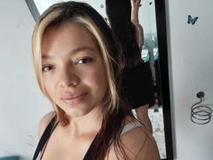 ScarlettAmelia - blond female webcam at xLoveCam