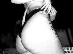 ScarlettBlake - female with black hair webcam at xLoveCam