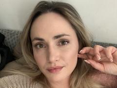ScarlettLips - blond female webcam at xLoveCam