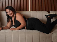 ScarlettOxford - female with black hair and  big tits webcam at xLoveCam