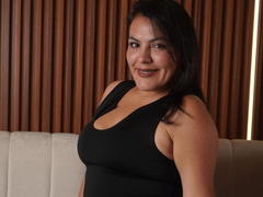 ScarlettOxford - female with black hair and  big tits webcam at xLoveCam