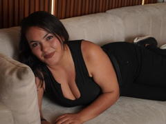 ScarlettOxford - female with black hair and  big tits webcam at xLoveCam