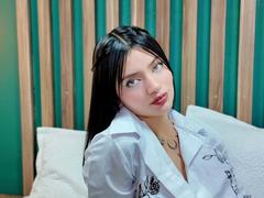 ScarlettPreatty - female with black hair webcam at xLoveCam