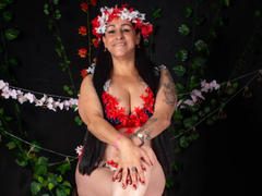 ScarlettSweet - female with black hair and  big tits webcam at xLoveCam