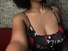 LilyVelvet - female with black hair webcam at xLoveCam