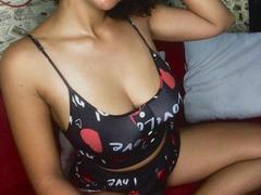 LilyVelvet - female with black hair webcam at xLoveCam