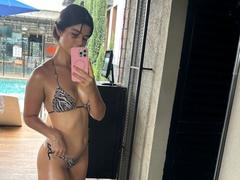 ScarletZhen - female with black hair webcam at LiveJasmin