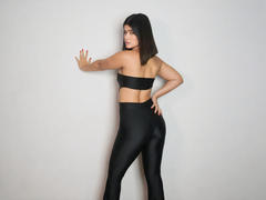 ScarletZhen - female with black hair webcam at LiveJasmin