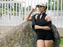 ScarletZhen - female with black hair webcam at LiveJasmin