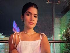 ScarletZhen - female with black hair webcam at LiveJasmin