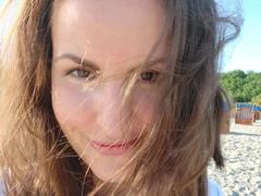 Schneewitchen1-hot - female with brown hair webcam at xLoveCam