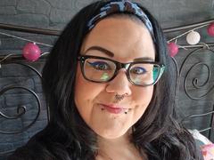 scharfe-kitty - female with black hair webcam at xLoveCam