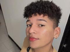 SebastianDe - shemale webcam at xLoveCam