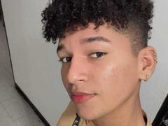 SebastianDe - shemale webcam at xLoveCam