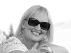 SecretFoxy - blond female webcam at xLoveCam