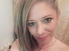 SecretTemptationX from xLoveCam