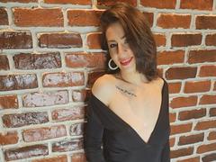 SeductiveAmmy - female with brown hair webcam at xLoveCam