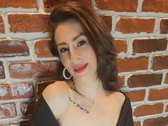 SeductiveAmmy - female with brown hair webcam at xLoveCam