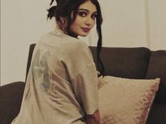 SelenLee - female with black hair and  big tits webcam at xLoveCam